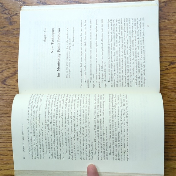 New Strategies For Public Affairs Reporting Hardcover Book Nonfiction Textbook - Picture 14 of 17